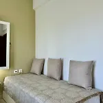 Serenity Spilia Garden Floor Apartment *