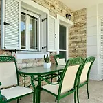 Apartamento Serenity Spilia Garden Floor