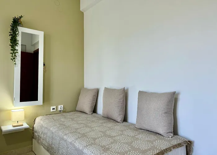 Serenity Spilia Garden Floor Apartment *