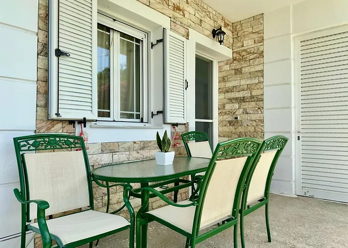 Apartment Serenity Spilia Garden Floor